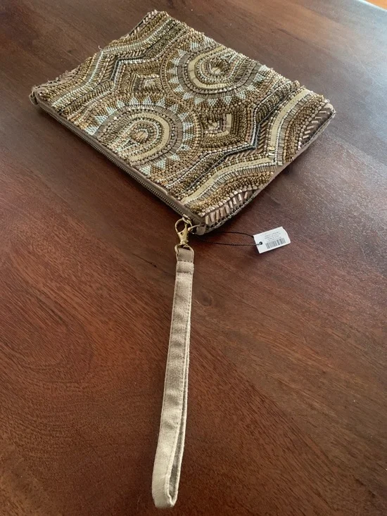 NWT, Deco Vibes Beaded Wristlet with Removable Gold Chain Crossbody Strap - Picture 3 of 11